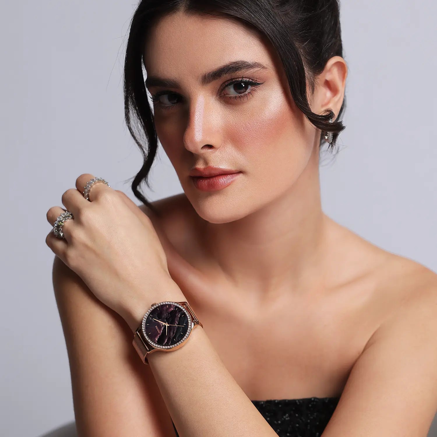 NoiseFit Diva Araya
