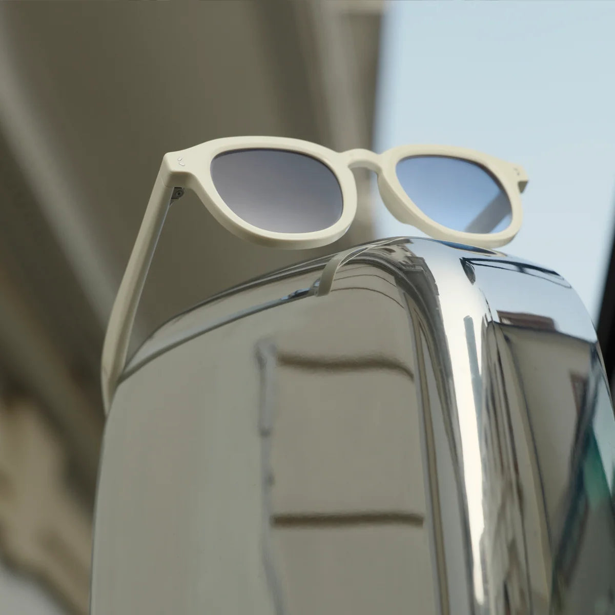 SUTYO SMART ELECTROCHROMIC SUNGLASSES